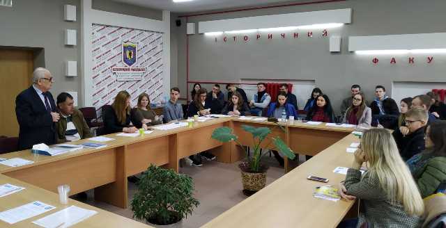 Під час доповіді професора Миколи Алексієвця